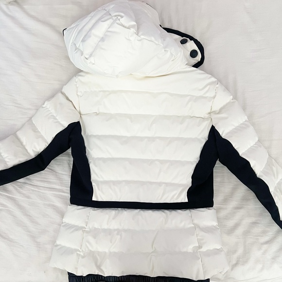 Authentic Moncler Women Down Jacket - Picture 4 of 8